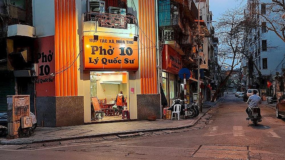 Sleek, clean, and consistently flavorful, this modern favorite caters well to both locals and tourists